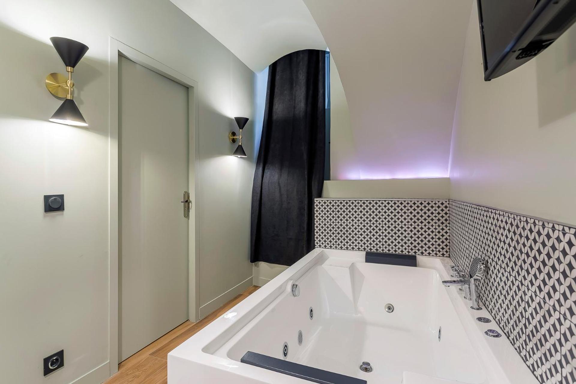 Suite Romantique Balneo Centre Lyon Exterior foto